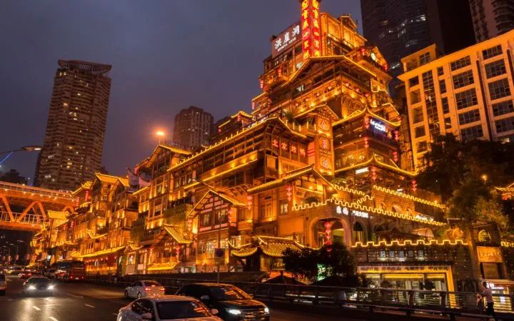 重庆话嗲里嗲气怎么说,重庆话怪里怪气的