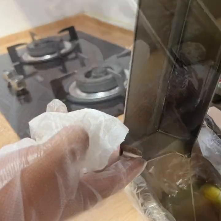 我的小龟儿真是脱毛怪，每天都要扫八百遍，毛发可以制成毛毯了