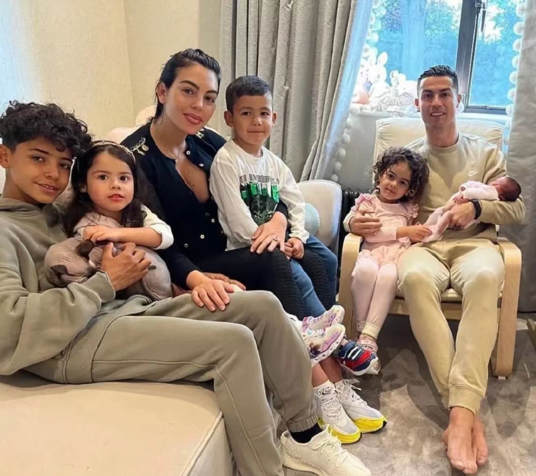 阿根廷夺冠梅西妻子,阿根廷夺冠梅西c罗