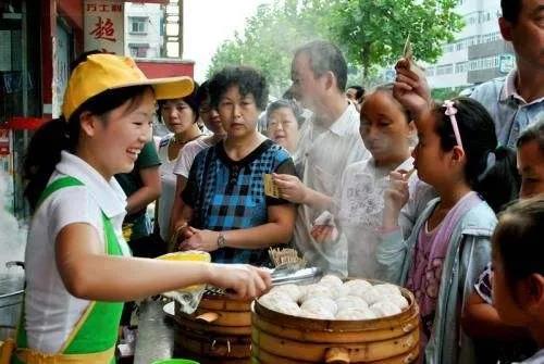 有哪种工作看似体面却不挣钱,哪些不体面却很挣钱的工作