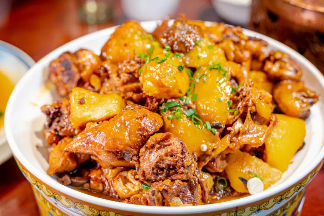 国内夏季避暑胜地哪里好吃,夏季凉快又有美食的地方