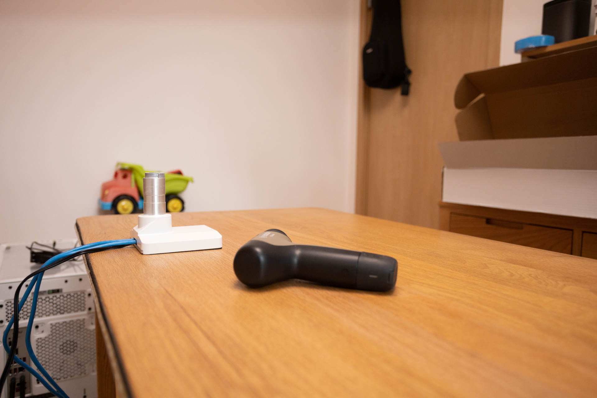 23.8英寸显示器桌面效果,桌面1.3米扩展显示器