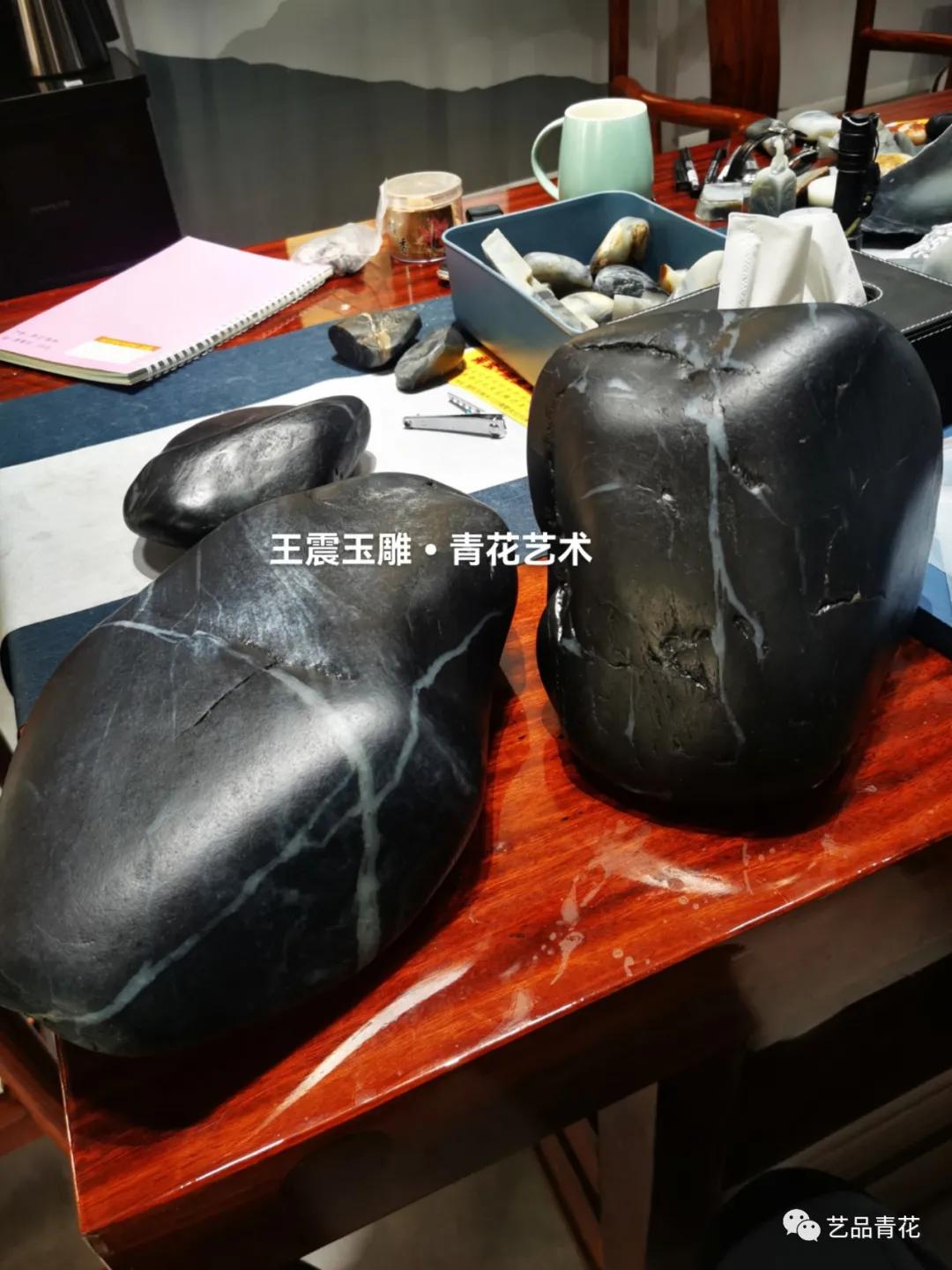 和田顶级青花籽料原石成交价格,青花玉籽料欣赏