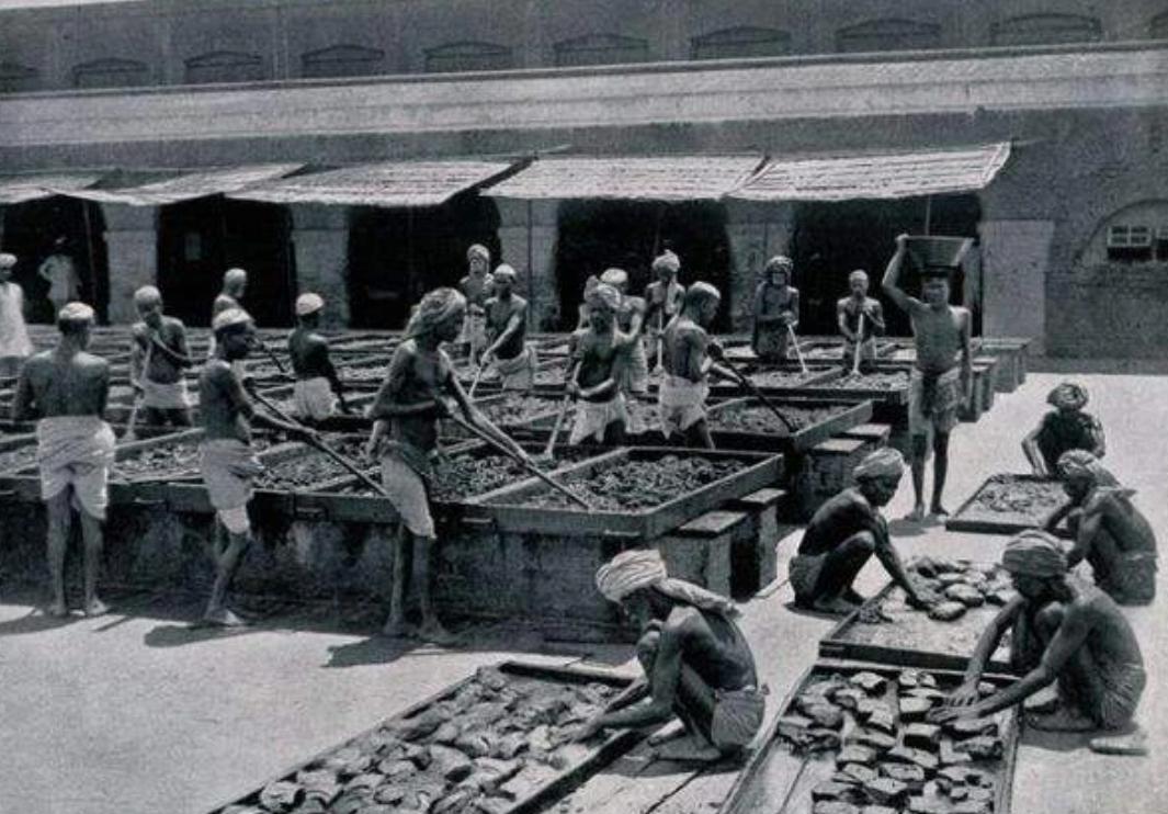 沙逊家族的产品,沙逊家族带走多少白银