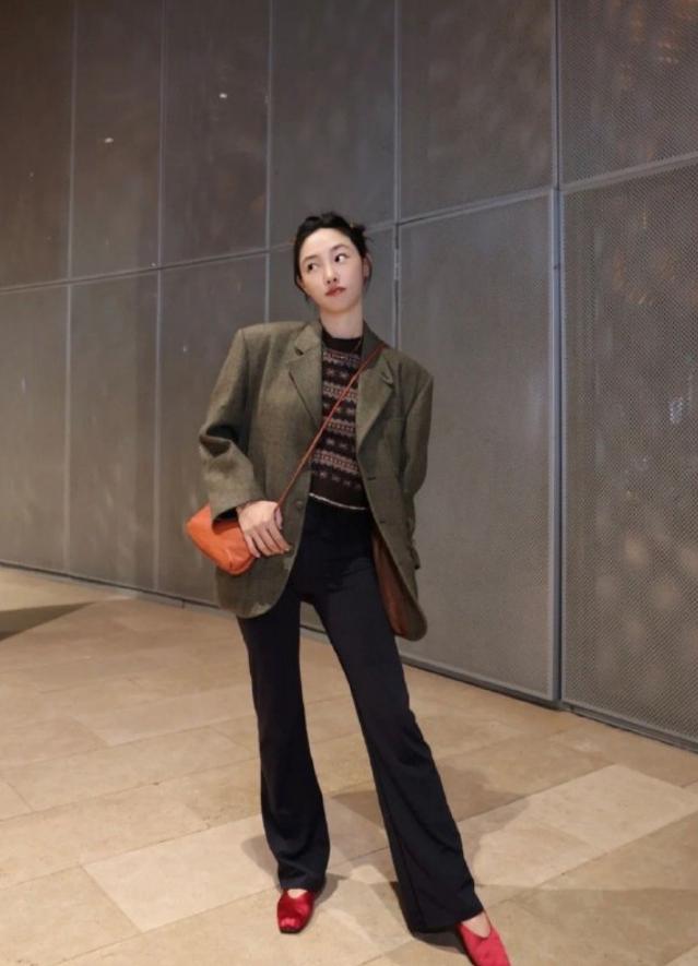 小脚裤阔腿裤搭配,小脚裤和阔腿裤分别怎么搭配