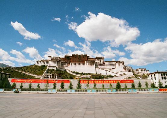 布达拉宫极乐之源在佛像下面,布达拉宫极乐之园的传说