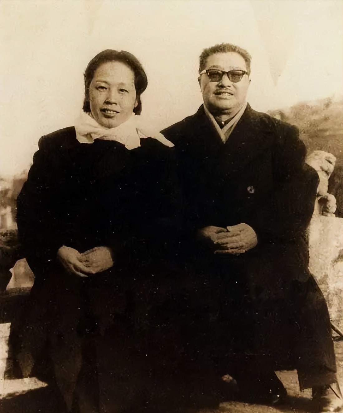 1961年容国团参加世乒赛，贺龙感到很紧张，于是让董必武下去休息