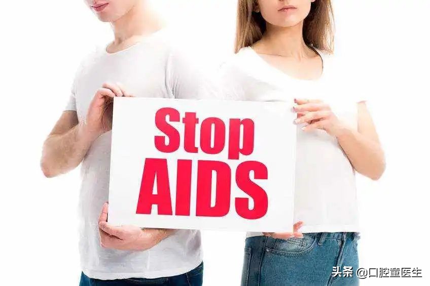 牙龈出血口腔溃疡艾滋病,口腔溃疡牙龈出血是艾滋的症状吗