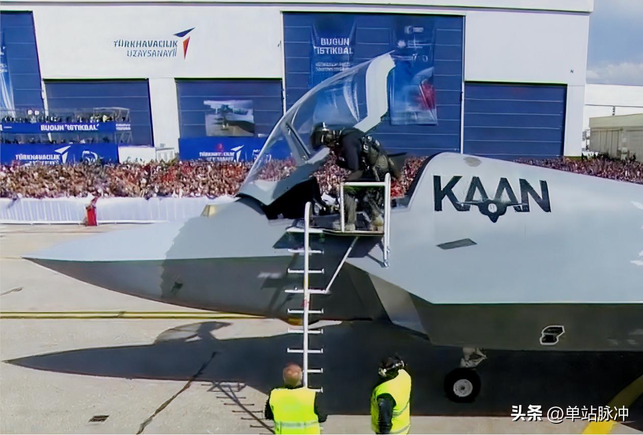 土耳其五代机起飞,土耳其五代机飞行