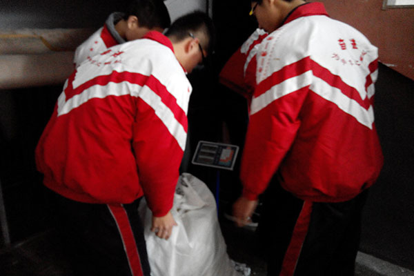 卖卤蛋的大爷,卖卤蛋的大妈