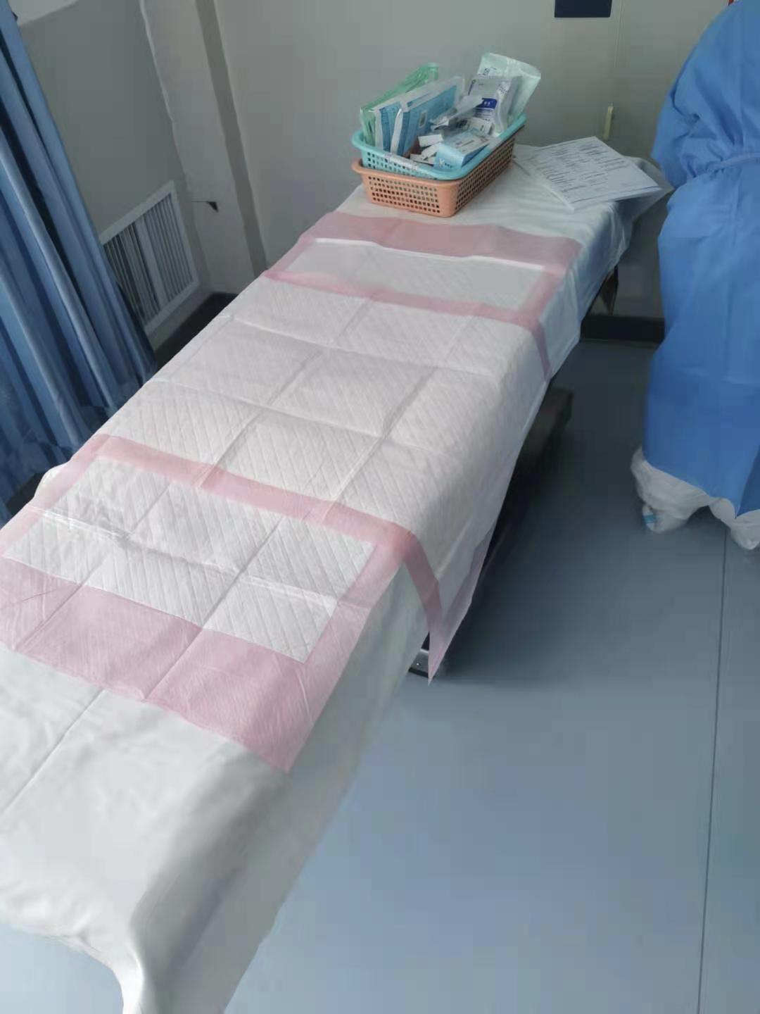 通州居民发长文:“千万不用害怕!(我)亲历小区封控孕妇待产”