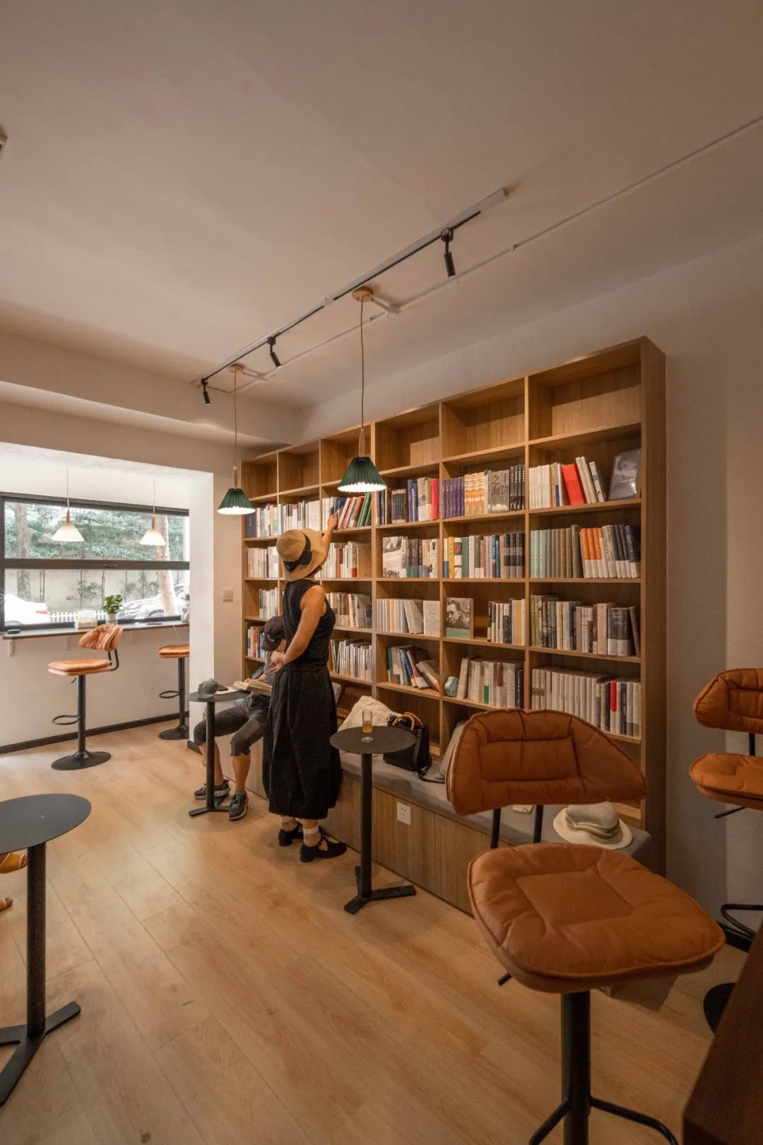 设计灵感丨高温+疫情，这18家“倒霉”的成都新店有什么看头？