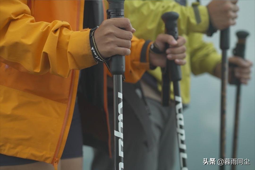 野外遇到暴雨应对方法,户外下雨技巧