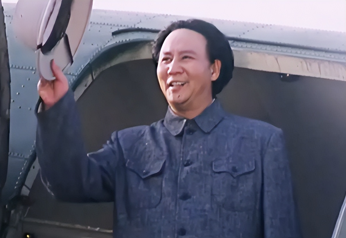 83年古月结束表演，*尚昆杨**亲自接见：我不懂表演，但提两条建议