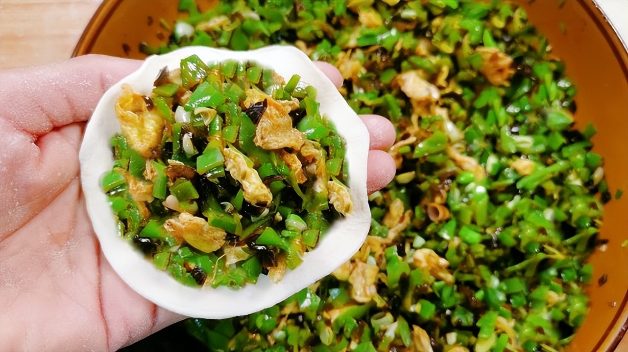 白菜韭菜馅儿包子放点木耳,韭菜白菜蒸包子的做法