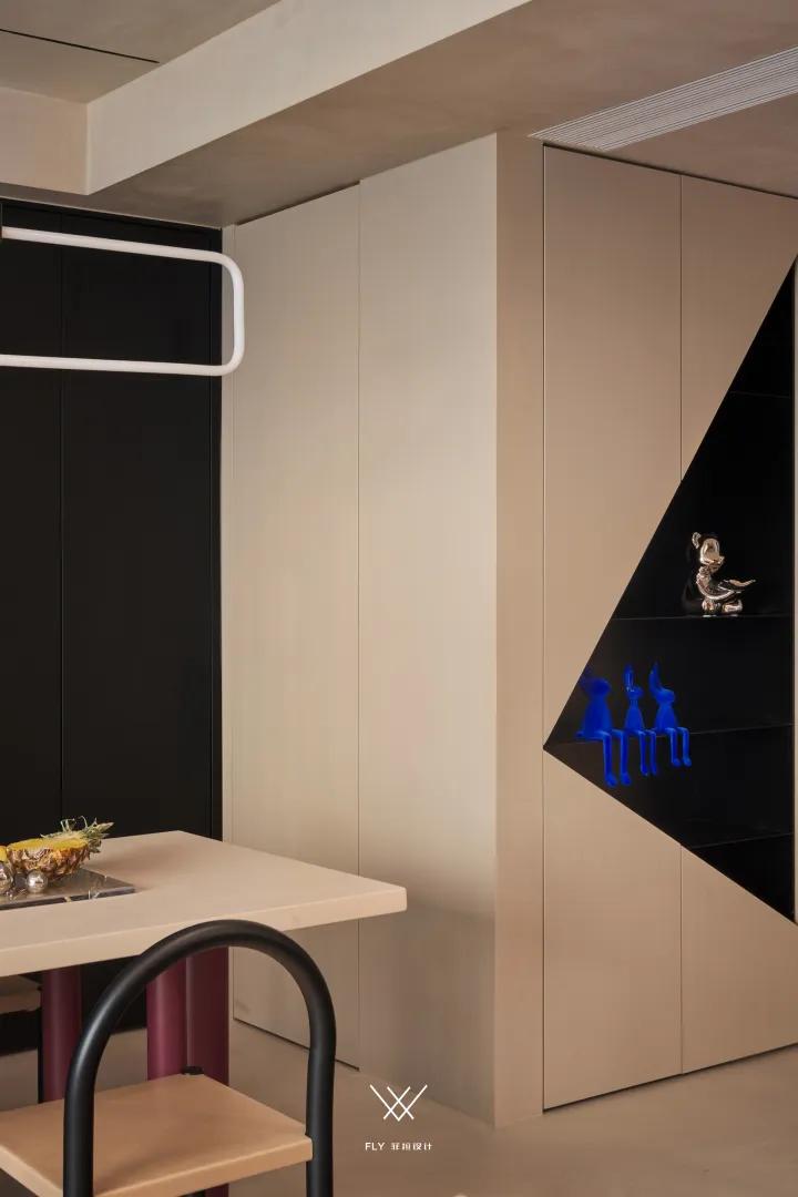 适合一个人的跃层,一室一厅单身男人布局