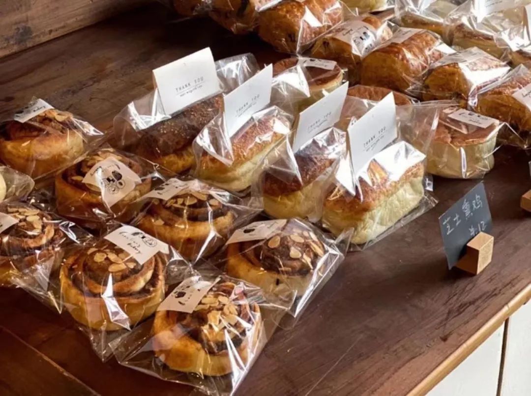 网红蛋糕疯狂联名赚快钱?烘焙品牌翻身大作战