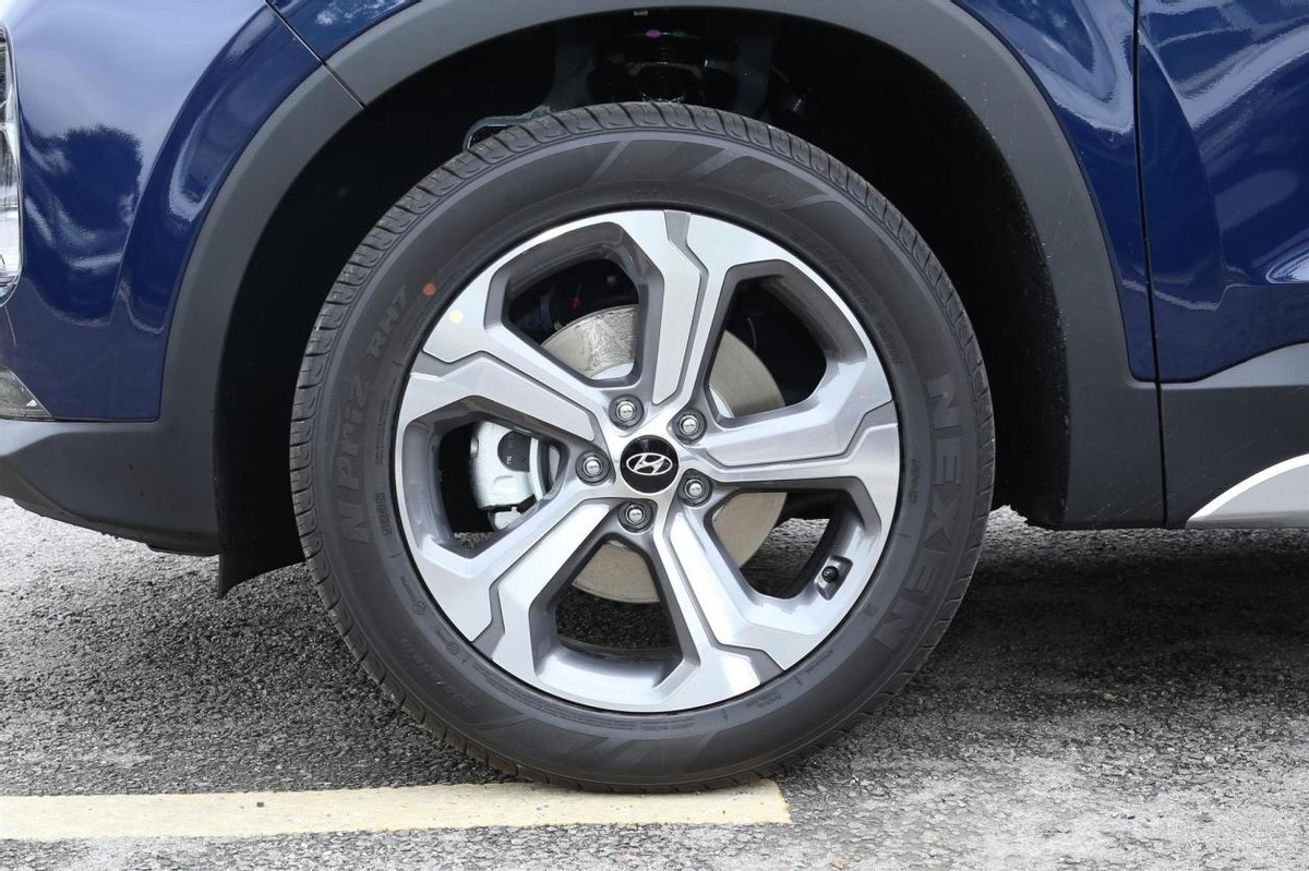 现代胜达2020款6座最低配,车长超5米10at爆发237马力