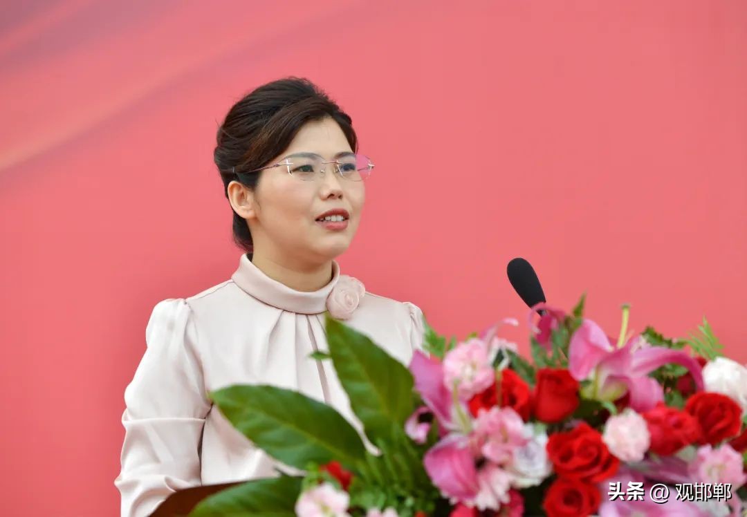 以爱之名育心成长主题活动,成人礼仪式学校举办