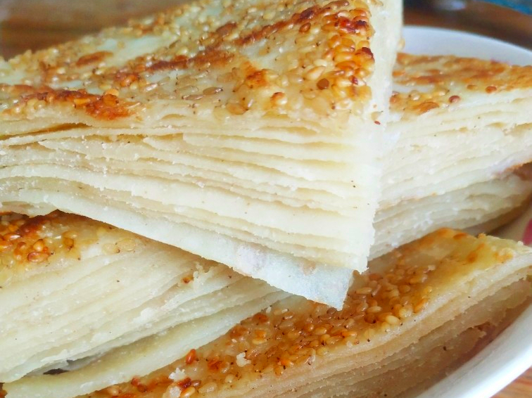 千层饼怎么做才好吃?原来和面有技巧,做对了外黄里暄,酥软油润