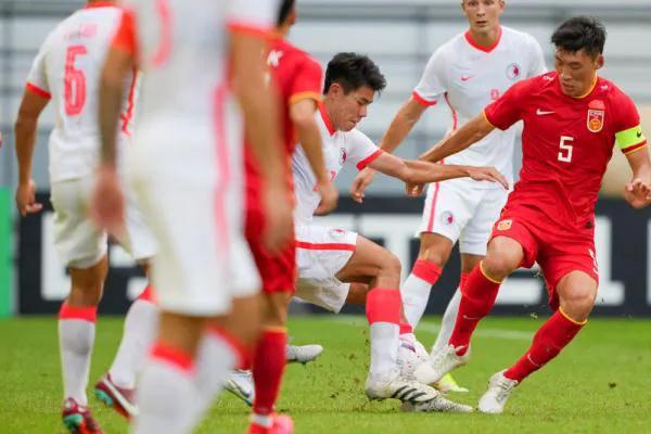 中国男足0-1韩国男足数据对比,中国男足与韩国男足差距