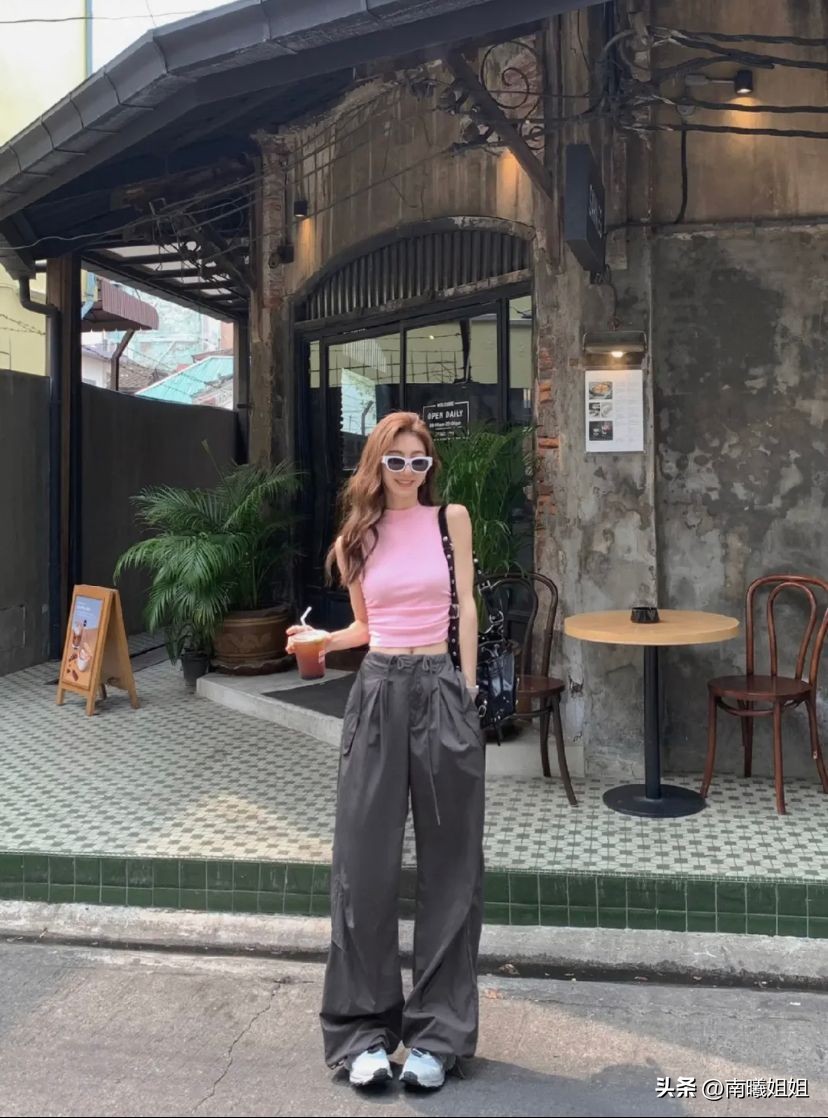 不想露肉这么穿凉快显瘦又时髦,夏季女装这样穿遮肉显瘦显年轻