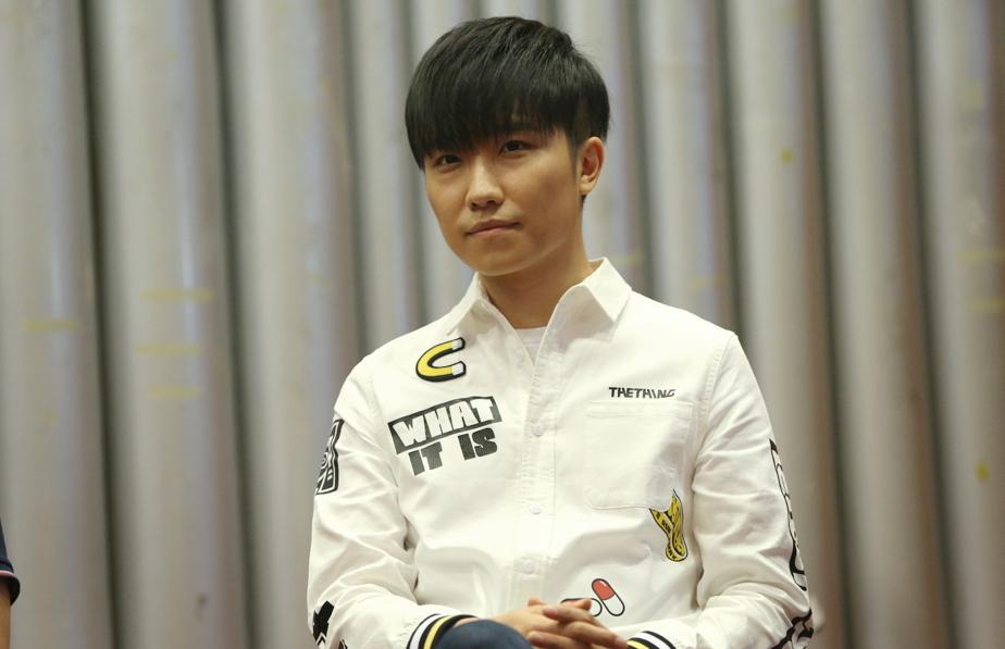 许嵩哪首歌里是命中注定,许嵩翻唱宿命