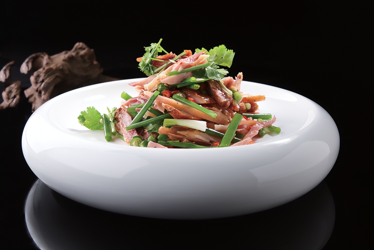 火爆脆肠,葱香乌鱼柳,韭香墨鱼仔,红汤芥香鸭掌,手撕风干兔...常见食材，丰富味型，旺销菜10例~