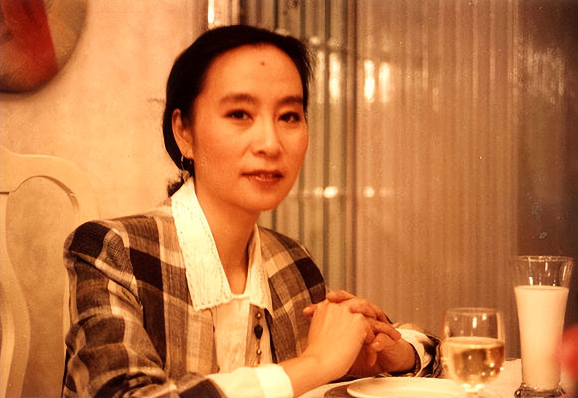 刘晓庆唐国强张纪中巅峰对决,刘晓庆唐国强最新消息