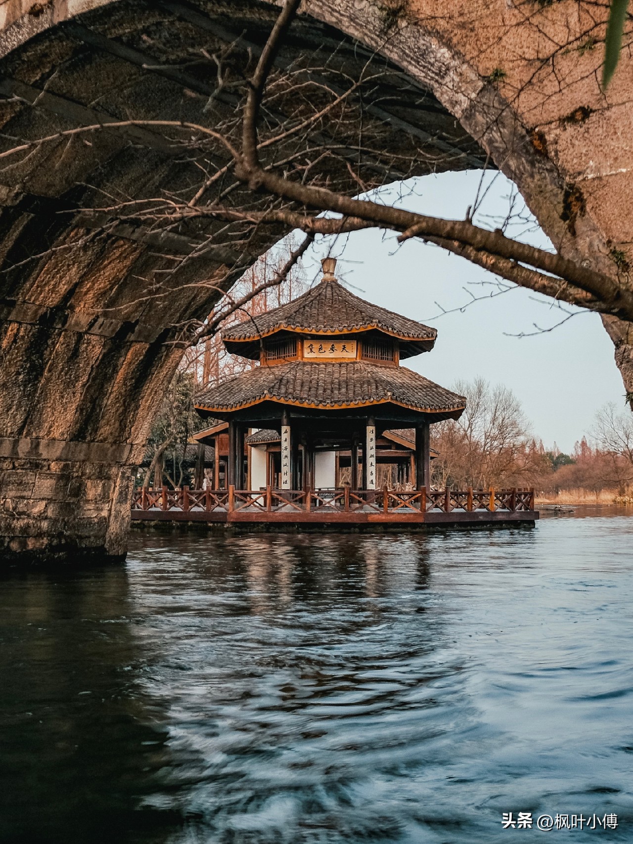 西湖一日游的最佳顺序,杭州西湖一日游攻略详细路线