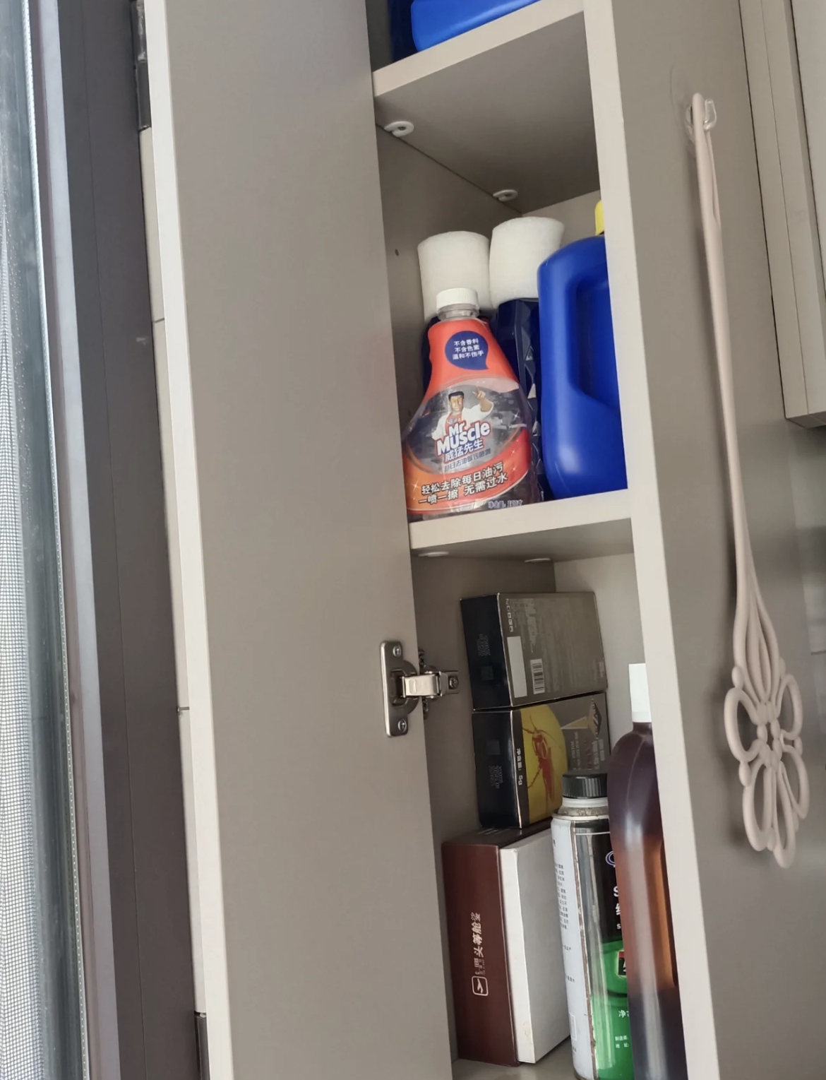 还好当初没放弃，给家里硬挤出15cm窄柜，入住后用处太大了