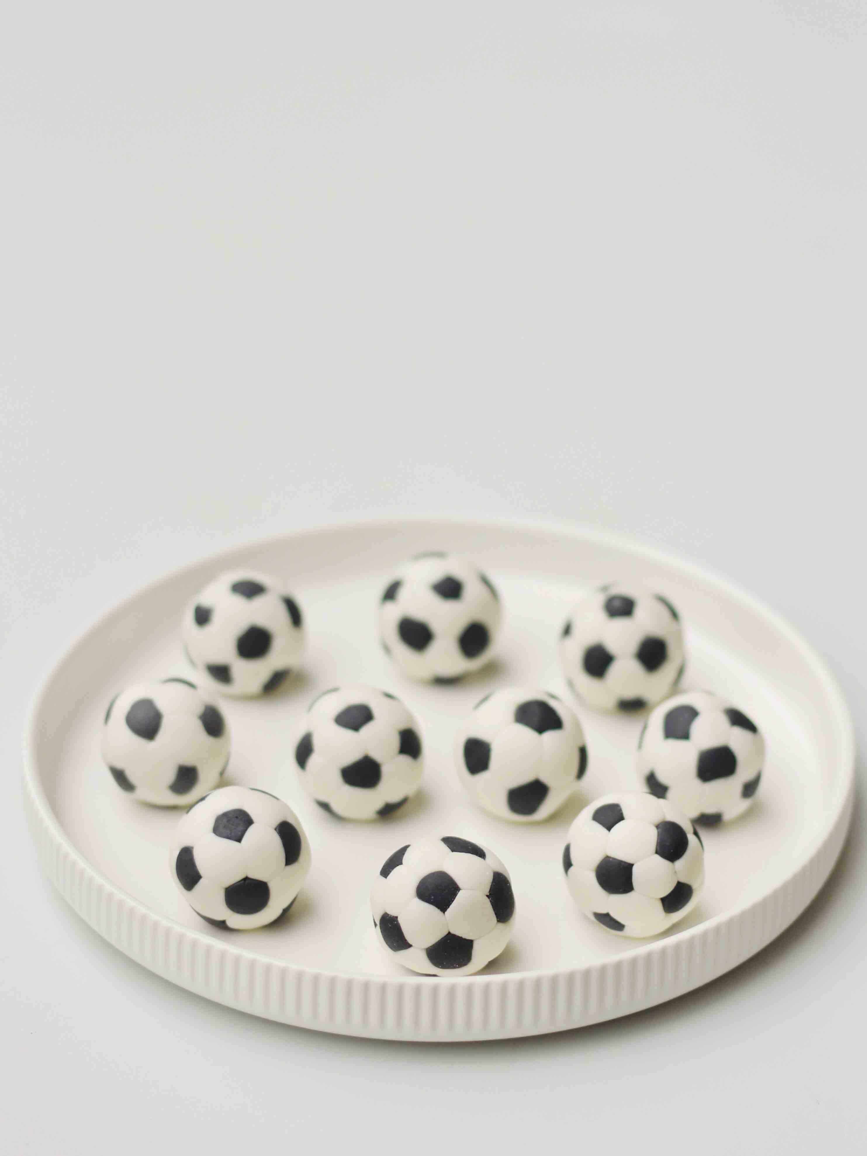 足球汤圆简单手工,足球汤圆怎么做