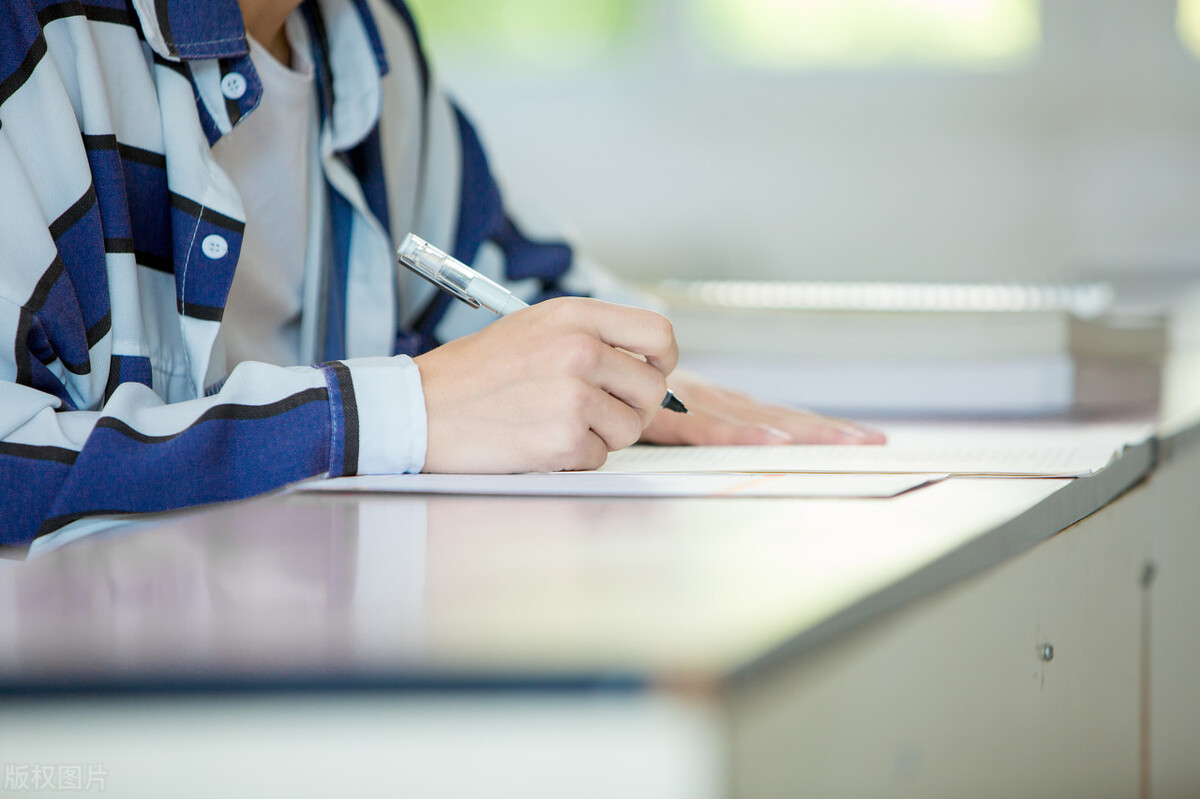 精美作文开头与结尾经典议论文,作文开头结尾分论点表象与本质