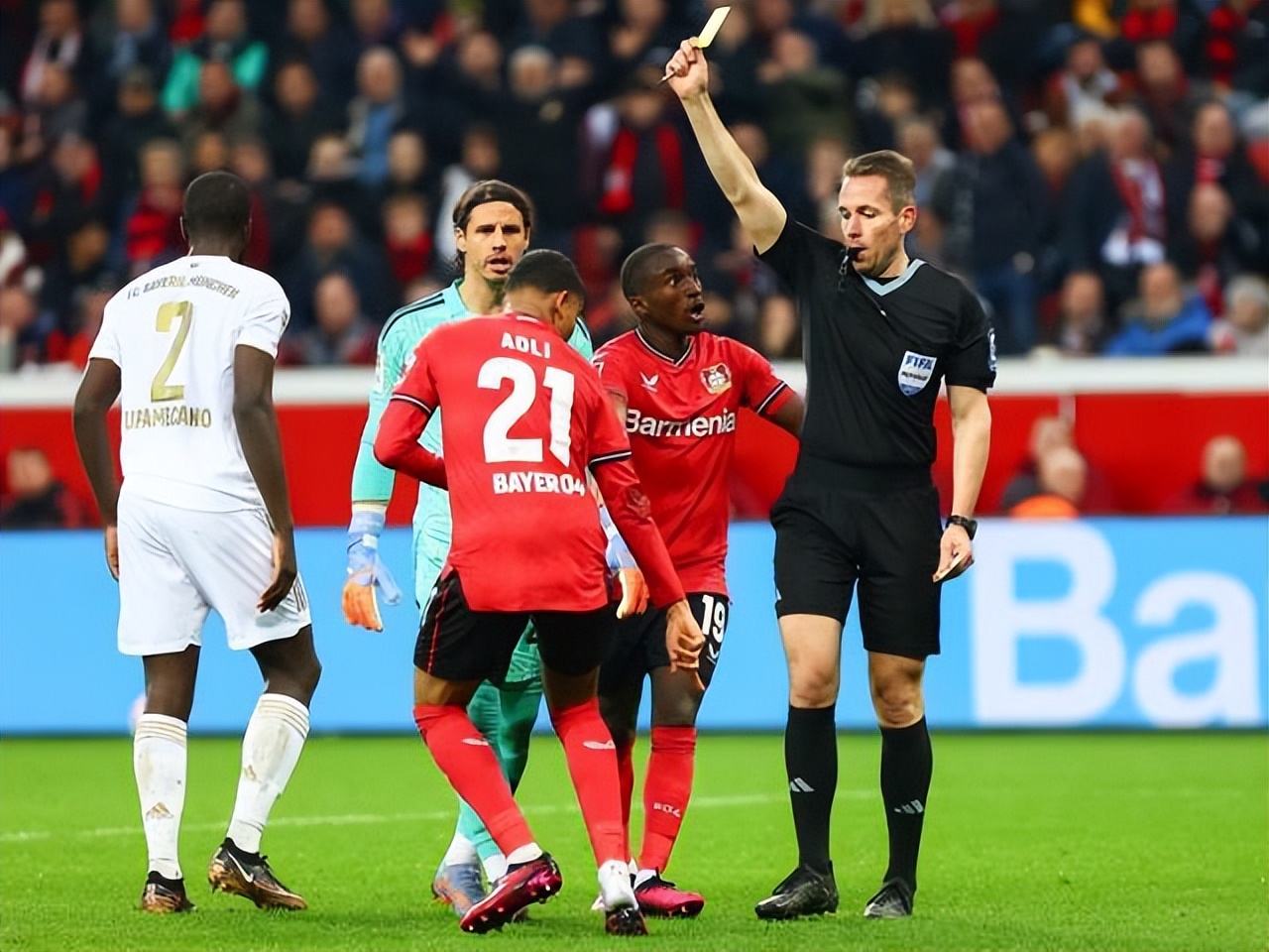 拜仁遭门兴逆转,门兴vs拜仁裁判