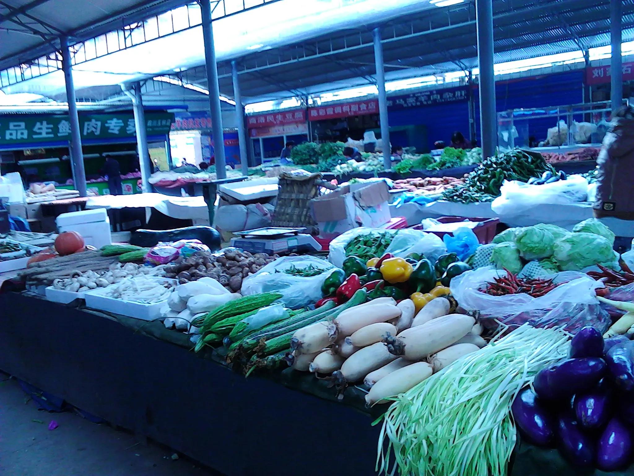 大学生卖猪肉一年赚100万,大学生卖猪肉一年赚200万