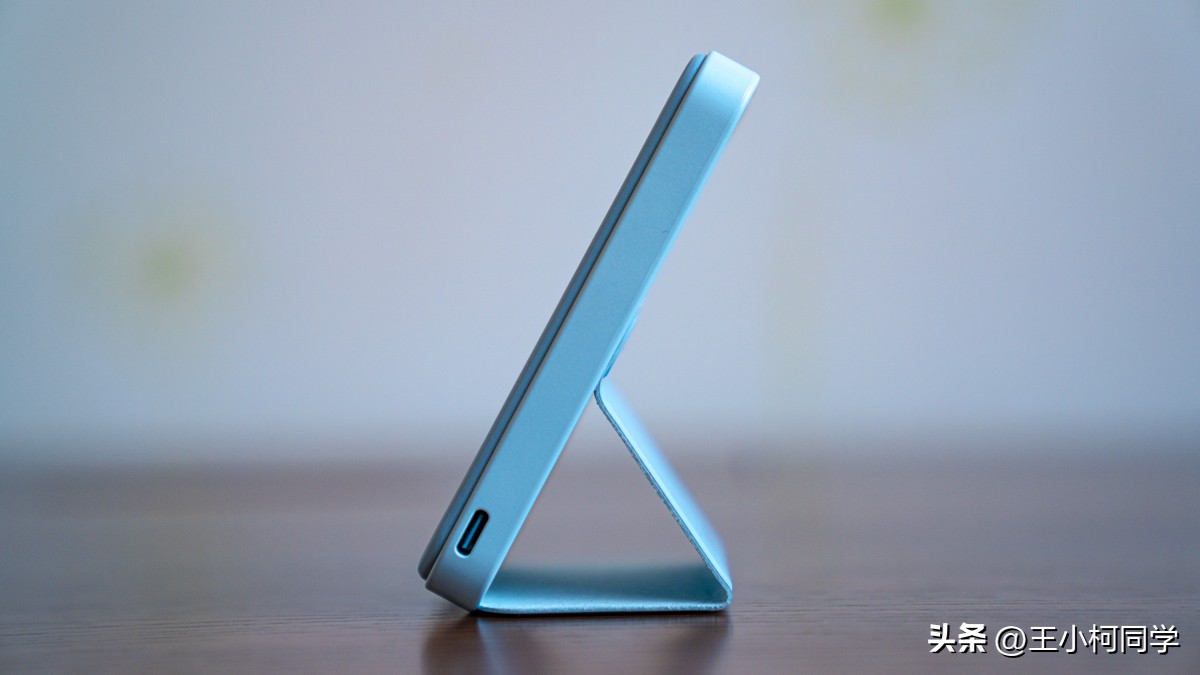 anker磁吸充电宝使用教程,anker磁吸充电宝一代与二代区别