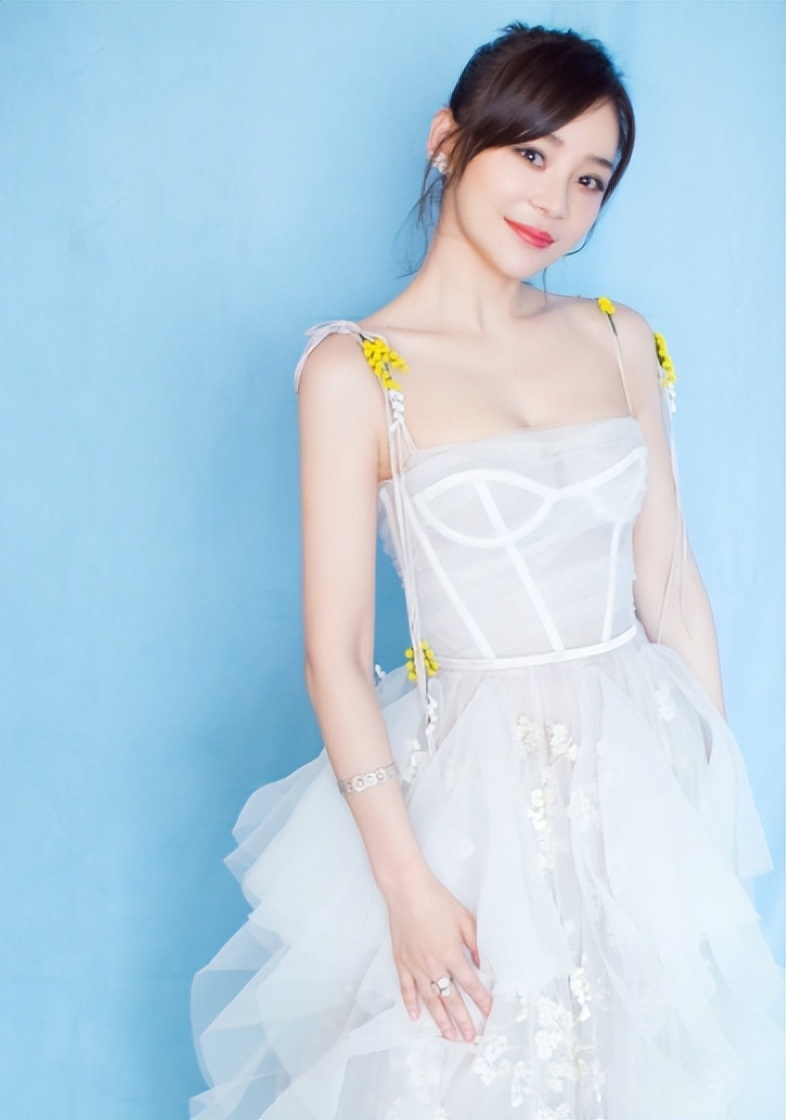 袁姗姗的一个小动作为自己反黑了,袁姗姗为什么可以洗白成功