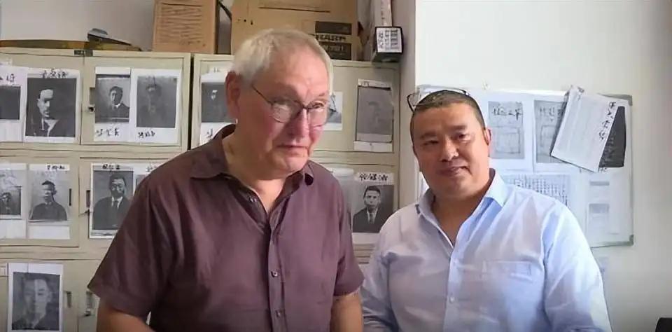 荷兰78岁老人杰克寻亲完整版,荷兰老人跨国寻亲亲人痛哭