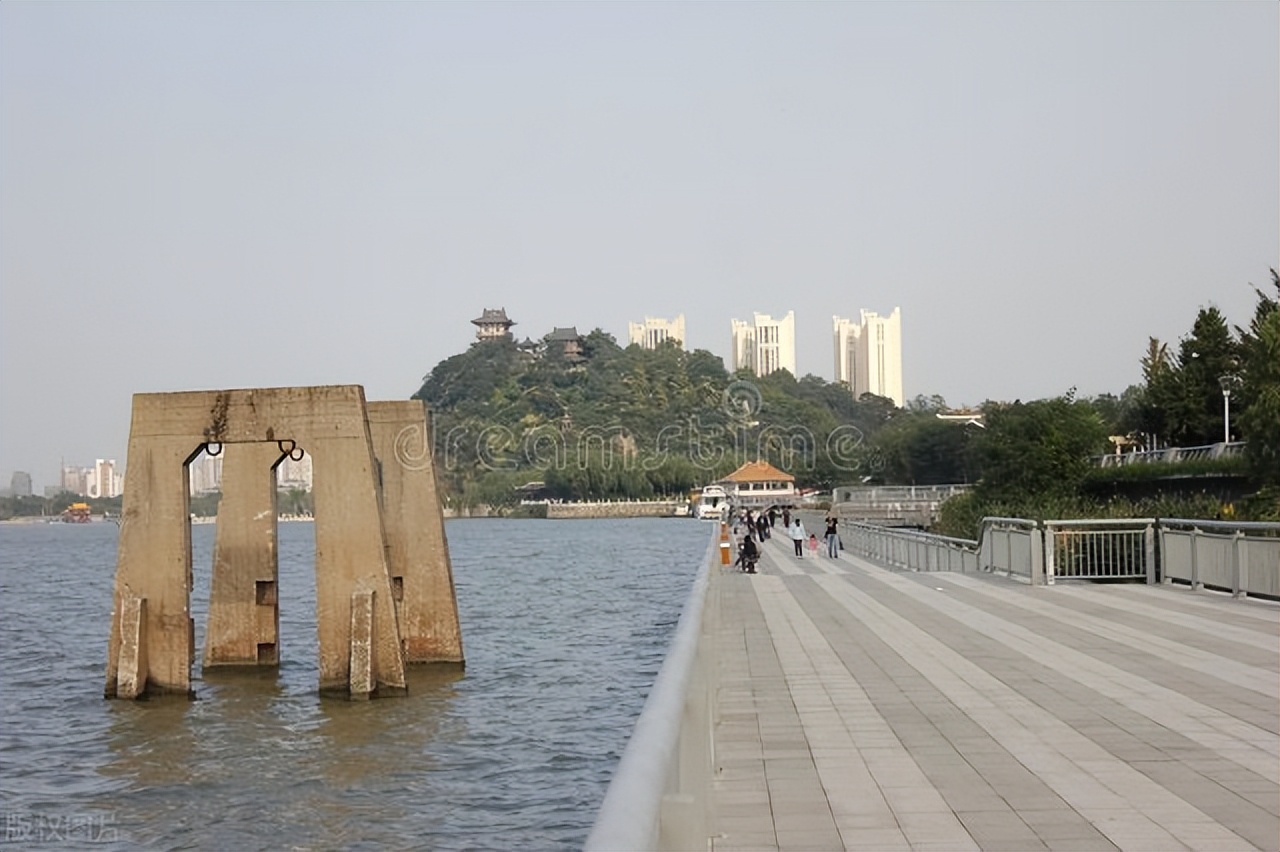 江苏省内哪两个城市相隔最远,江苏两个一线城市