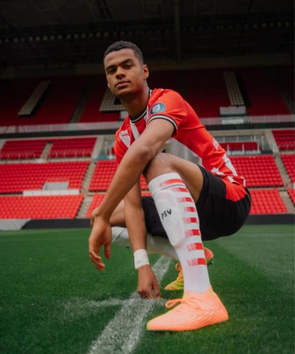 利物浦首签荷兰小将,利物浦压哨签下荷兰球员