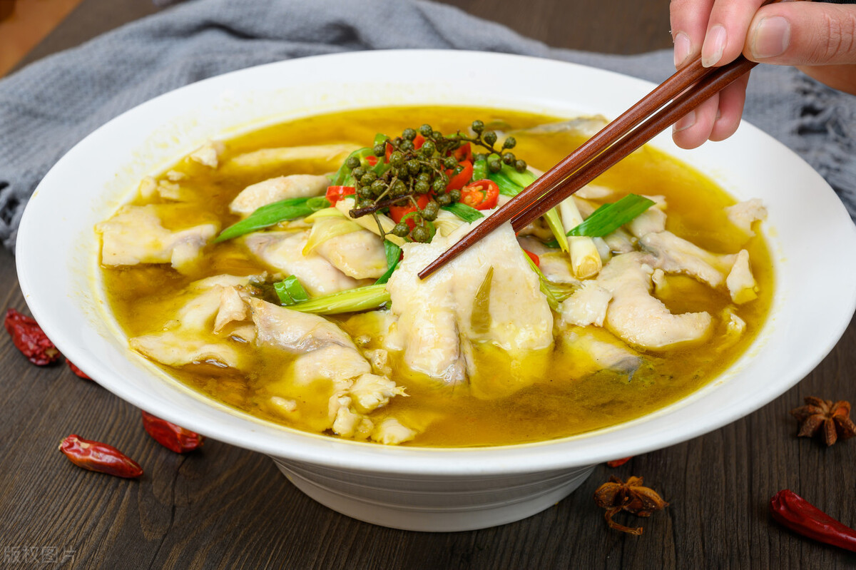 它是长寿乡的“吉祥果”，清肺更养肺，百岁老人经常用它泡水喝