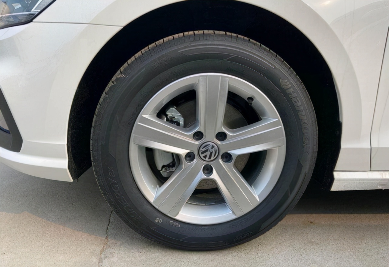 上汽大众凌渡1.4上路多少钱,真正的代步车4万以内