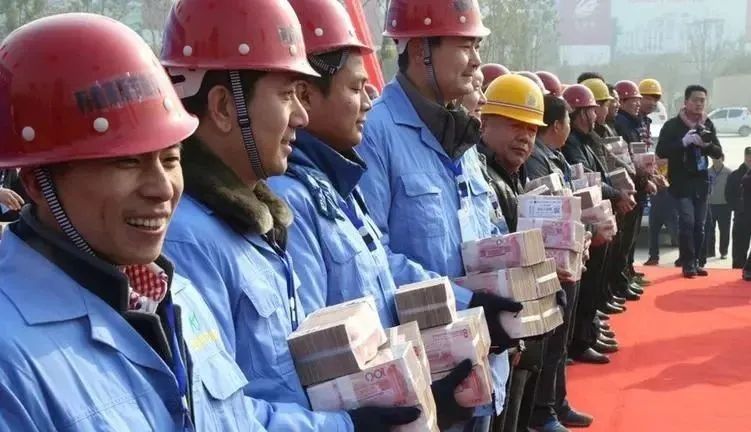 农民工要怎样在农村养老,县城成为大龄农民工养老新选择