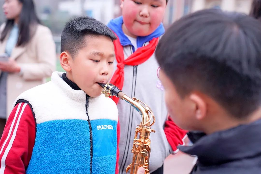 家长参观学校对学校的赞赏,蓝港外国语学校活动
