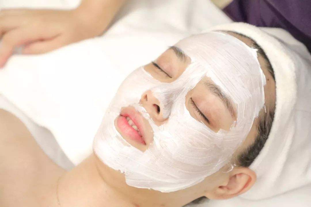 长沙美容美甲培训学校哪家好,长沙化妆美容学校价格