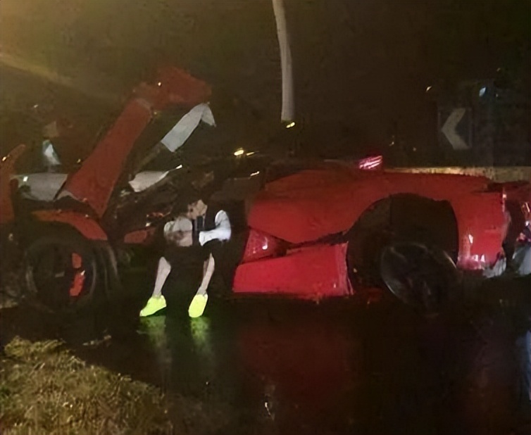 秦奋和韦雪现在什么关系,30万一双鞋秦奋