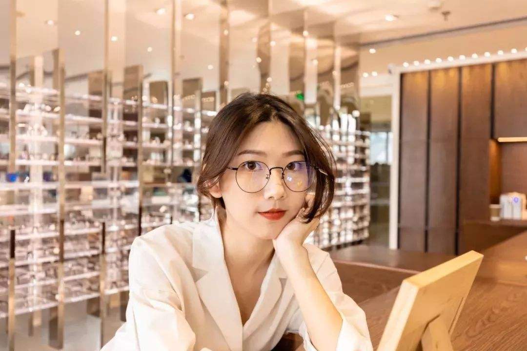 都说眼镜是暴利怎么反驳,一般暴利眼镜店的8条经验