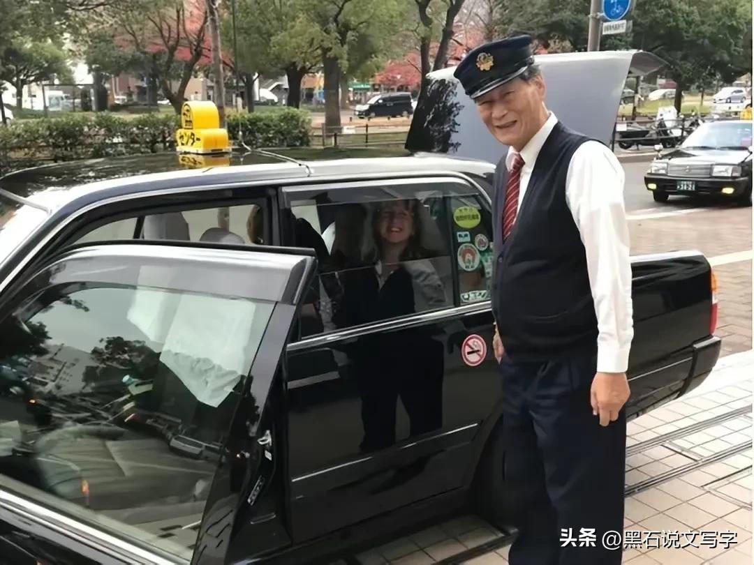 日本专家更狠:让老人集体切腹自杀!