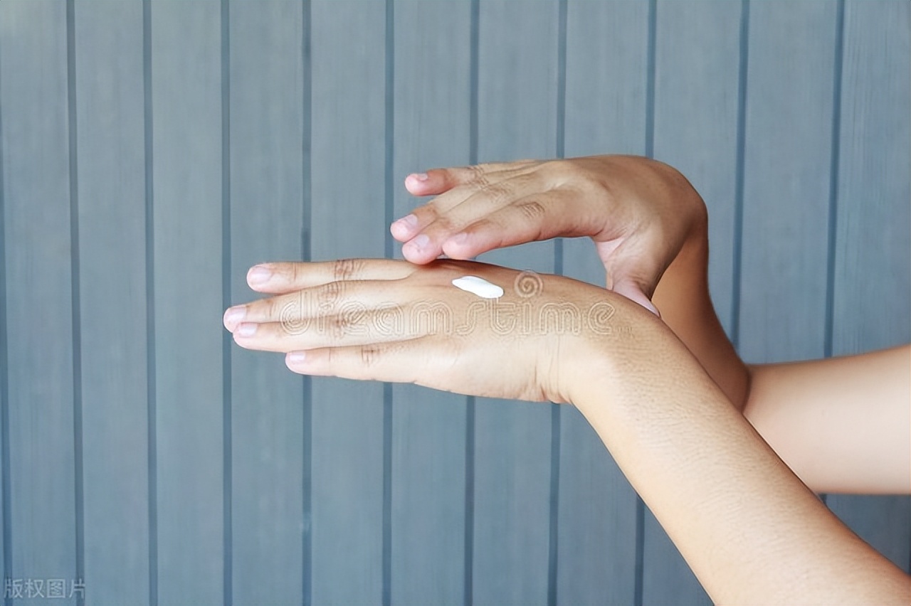未开封的过期的护手霜还可以用吗,维e防裂护手霜过期一年可以用吗