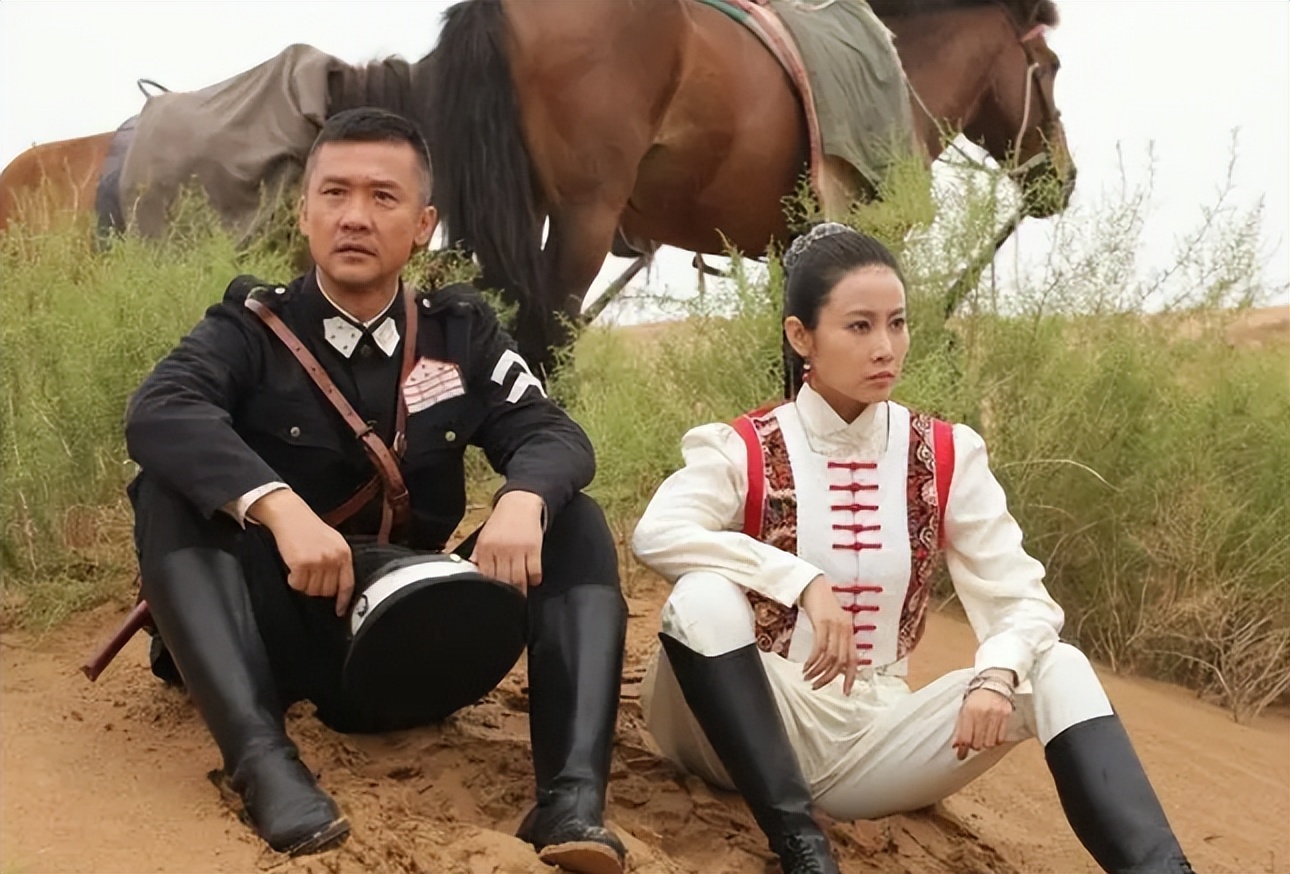 黄志忠和何音离婚后悔吗,黄志忠与何音走进了婚姻